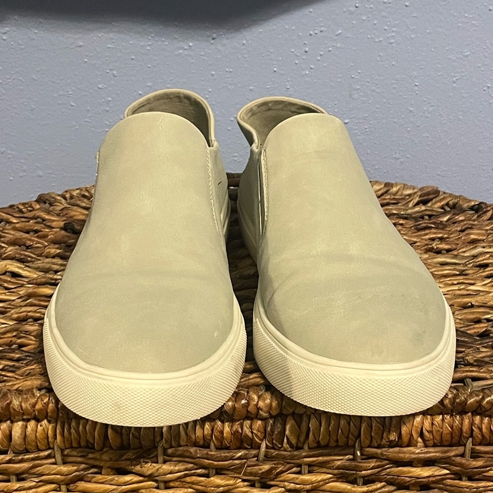 Shoes - Picture 3 of 6